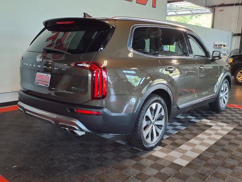 Used 2021 Kia Telluride EX w/ EX Premium Package FWD image 10
