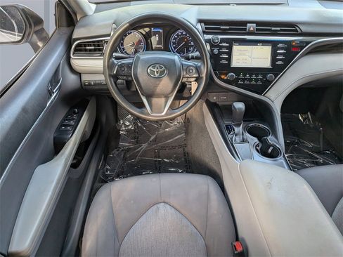 Used 2018 Toyota Camry LE image 13