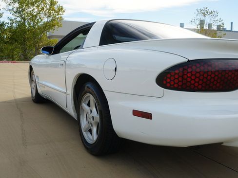 Used 1998 Pontiac Firebird Formula w/ Opt Pkg image 29