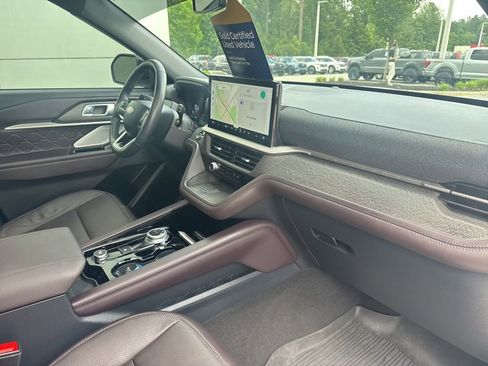 Used 2025 Ford Explorer Platinum w/ Ultimate Package RWD image 36