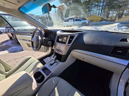 Used 2012 Subaru Outback 2.5i Premium w/ All-Weather Pkg image 19