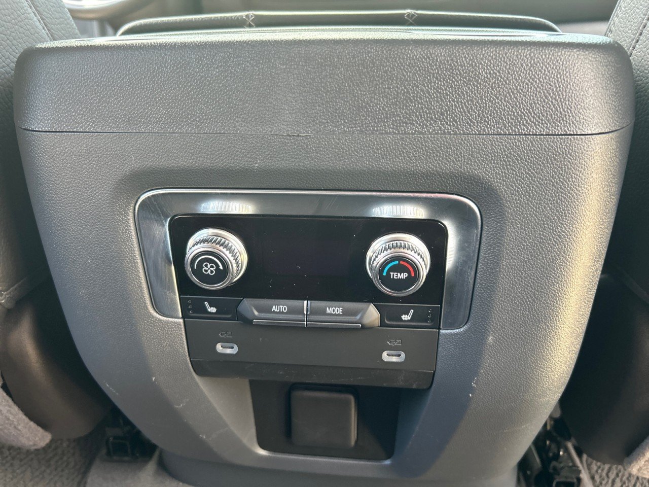 Used 2022 GMC Yukon Denali RWD image 23
