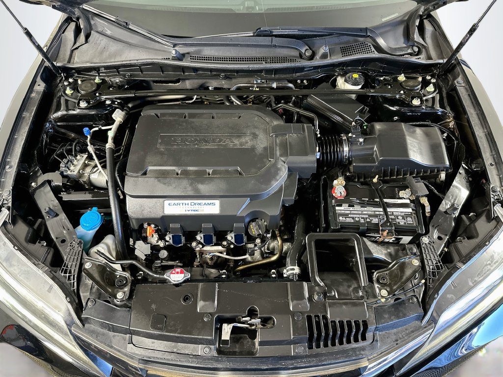 Used 2016 Honda Accord Touring image 37