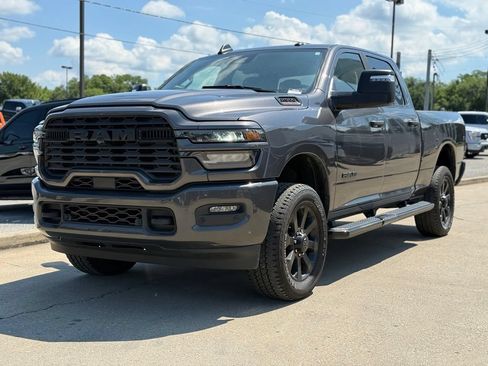 Used 2025 RAM 2500 Big Horn AWD/4WD image 25