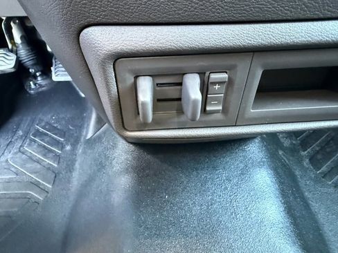 New 2025 Ford Transit 250 148 Medium Roof image 11