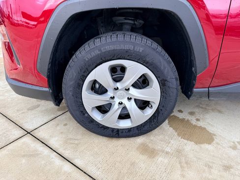 Used 2022 Toyota RAV4 LE FWD image 25