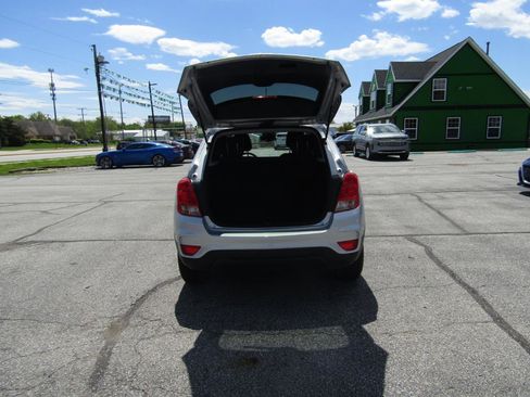 Used 2020 Chevrolet Trax LS w/ Tint and Cruise Package FWD image 7
