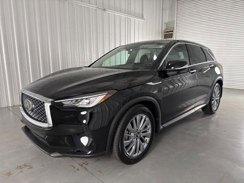 Certified 2025 INFINITI QX50 Pure image 3