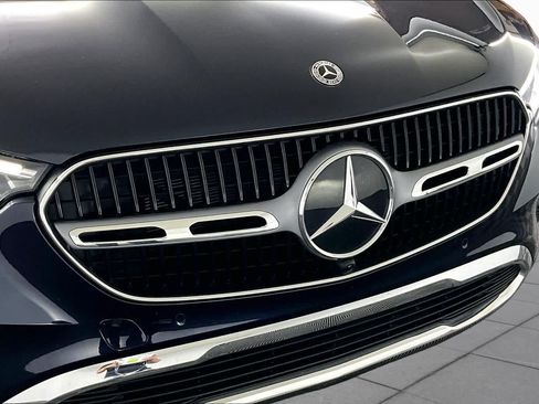 Used 2024 Mercedes-Benz GLC 300 4MATIC image 29