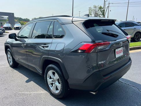 Used 2020 Toyota RAV4 XLE w/ Convenience Package FWD image 7