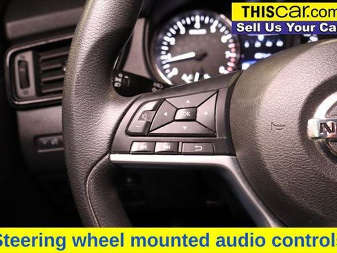 Used 2018 Nissan Rogue S image 11