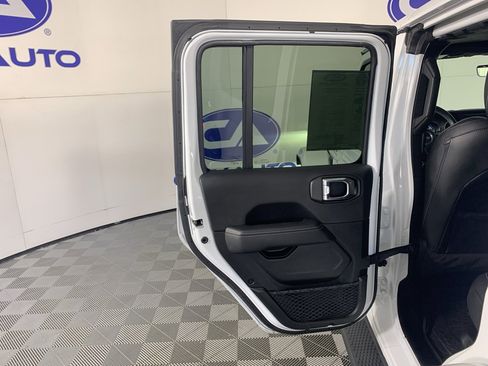 Used 2022 Jeep Wrangler Unlimited Sahara w/ Cold Weather Group image 30