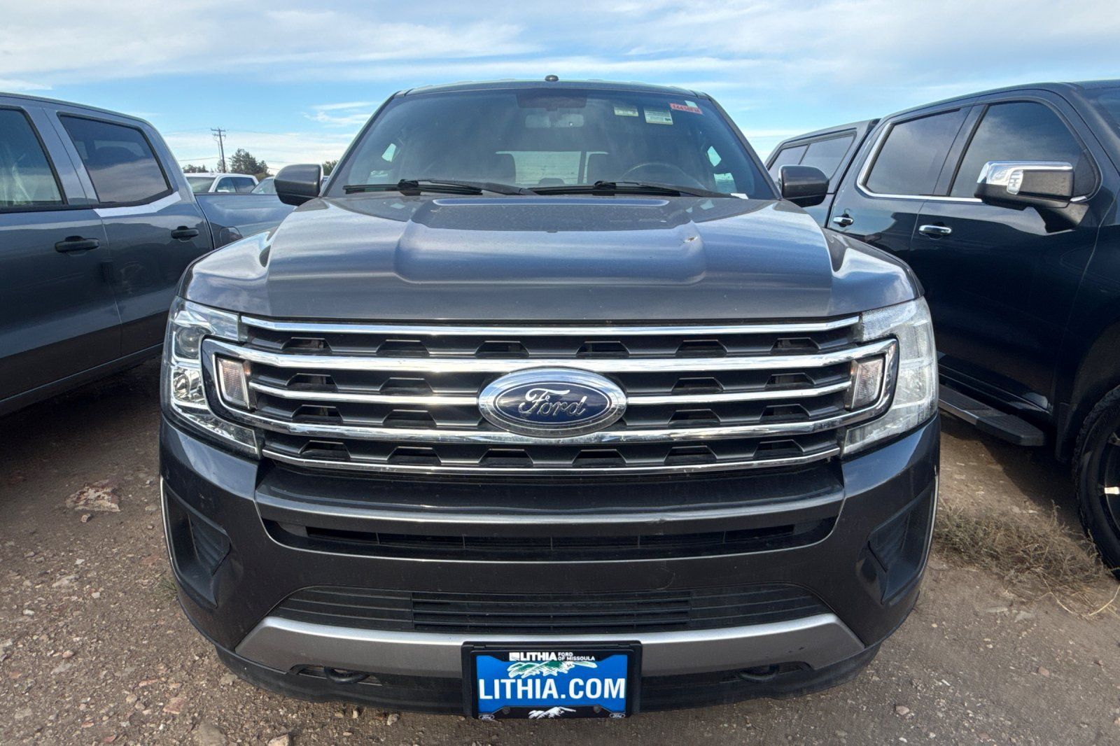 Used 2018 Ford Expedition XLT AWD/4WD image 2