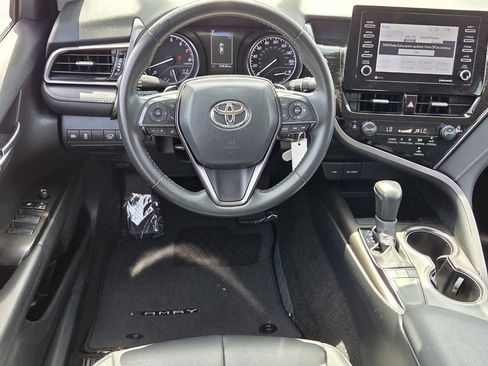 Used 2024 Toyota Camry SE image 11