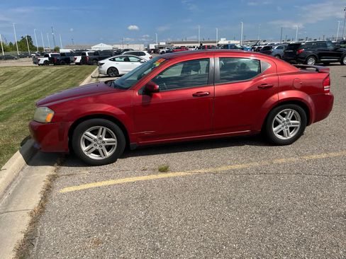 Used 2010 Dodge Avenger R/T FWD image 5