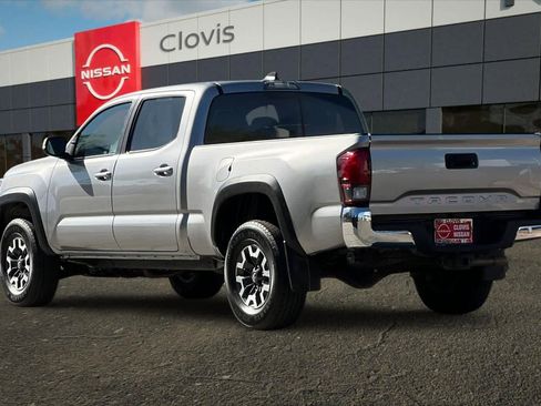 Used 2020 Toyota Tacoma TRD Off-Road AWD/4WD image 7