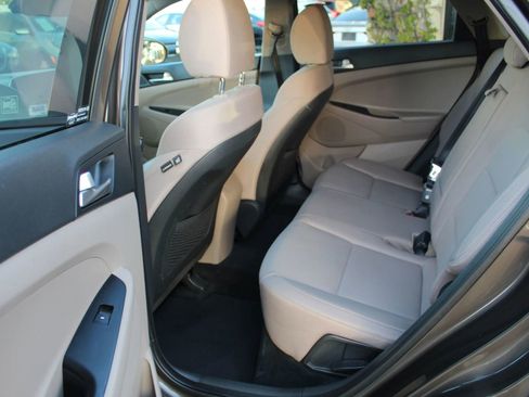 Used 2019 Hyundai Tucson SE FWD image 12
