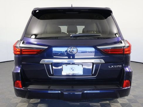 Used 2019 Lexus LX 570 4WD w/ Luxury Package image 5