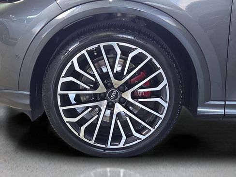 Used 2025 Audi SQ5 Premium Plus AWD/4WD image 9