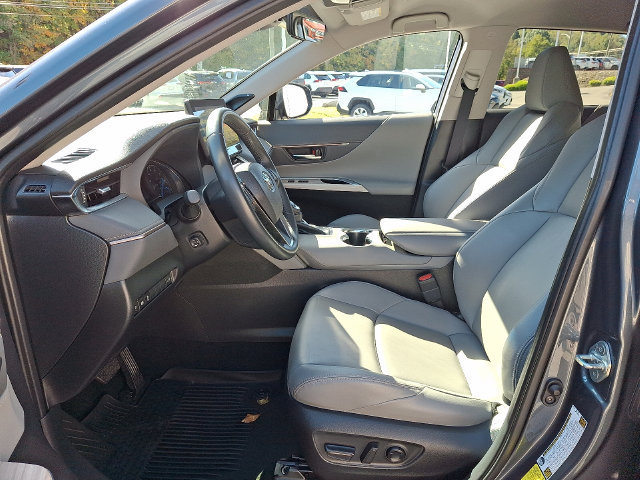 Certified 2023 Toyota Venza XLE AWD/4WD image 13