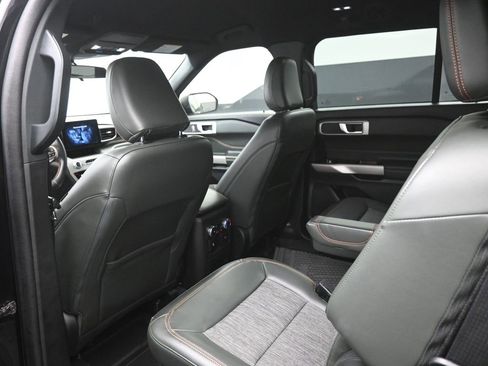 Used 2023 Ford Explorer Timberline image 2