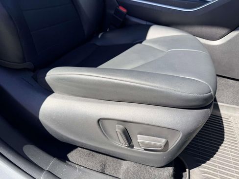 Used 2022 Toyota Highlander XLE image 12