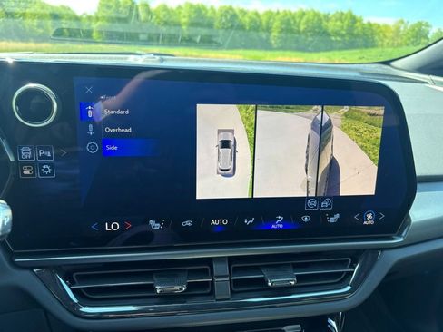 New 2025 Chevrolet Equinox EV RS AWD/4WD image 24