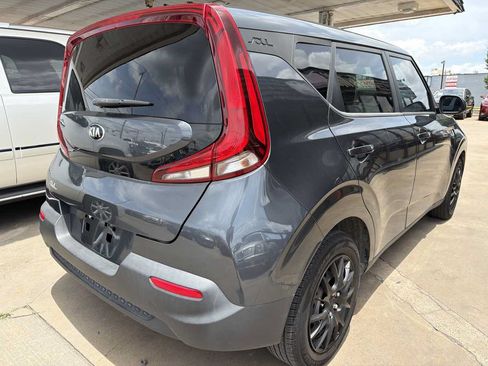 Used 2020 Kia Soul LX FWD image 3
