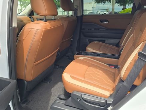 New 2026 Nissan Pathfinder Platinum AWD/4WD image 10