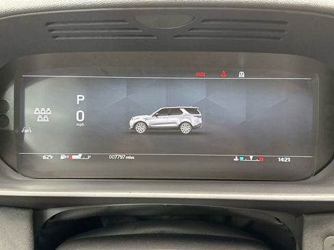 Certified 2025 Land Rover Discovery S image 33