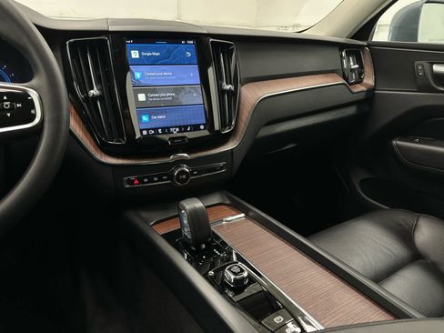 Used 2023 Volvo XC60 B5 Plus image 26