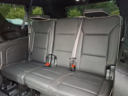 Used 2023 Chevrolet Suburban Premier AWD/4WD image 20