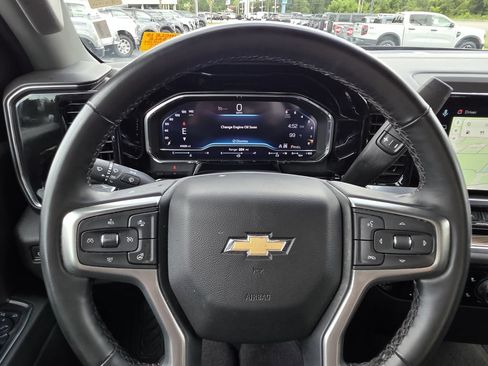 Used 2025 Chevrolet Silverado 1500 LT AWD/4WD image 31