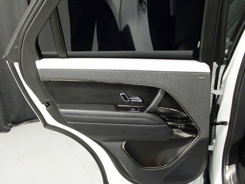 Used 2025 Land Rover Range Rover Sport Dynamic SE image 25