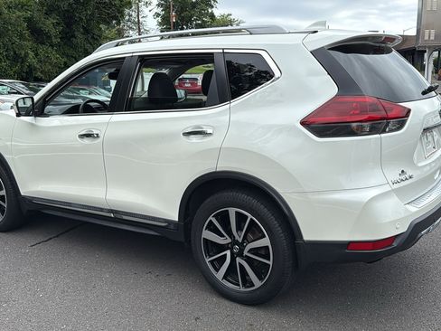 Used 2019 Nissan Rogue SL w/ Premium Package image 24