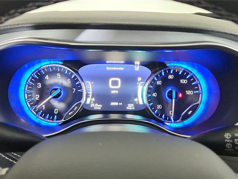 Used 2026 Chrysler Pacifica Limited FWD image 26