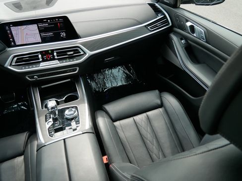 Used 2020 BMW X7 M50i w/ Executive Package AWD/4WD image 9