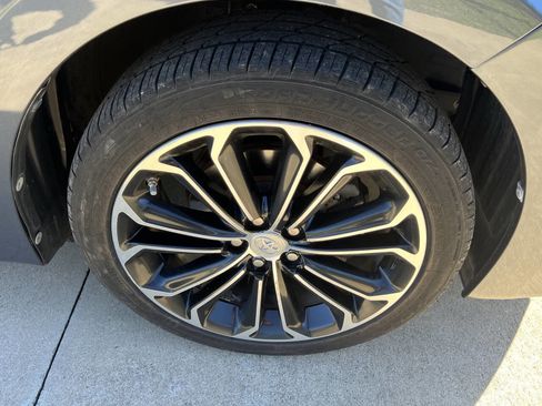 Used 2016 Toyota Corolla S Premium image 31