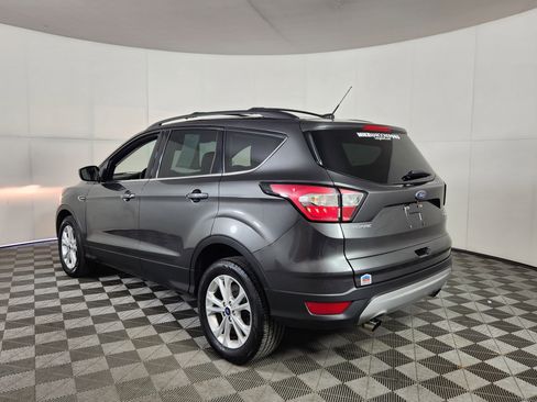 Used 2018 Ford Escape SE w/ Ford Safe & Smart Package image 5