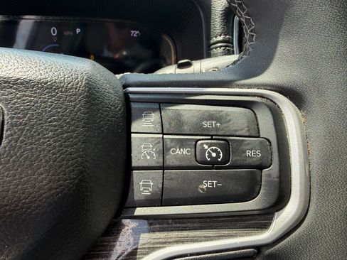 Used 2022 Jeep Wagoneer Series II AWD/4WD image 16