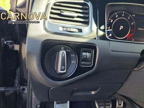 Used 2019 Volkswagen Golf R 4-Door image 23