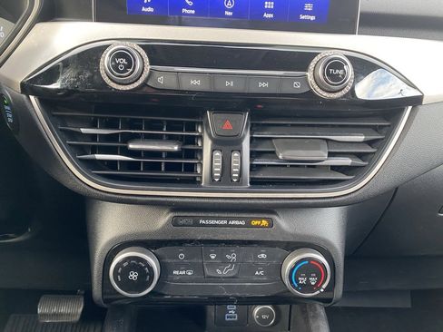 Used 2021 Ford Escape SE image 22