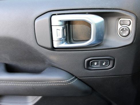 Used 2023 Jeep Wrangler Unlimited Sahara w/ Cold Weather Group image 20