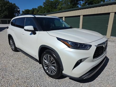 Certified 2020 Toyota Highlander Platinum AWD/4WD image 9