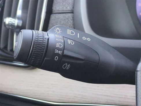 New 2026 Volvo XC90 B6 Plus w/ Protection Package Premier image 26