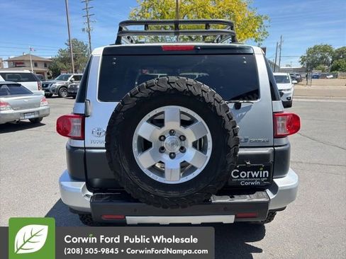 Used 2007 Toyota FJ Cruiser 4WD image 6