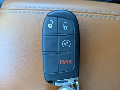 Used 2025 Jeep Compass Limited AWD/4WD image 37