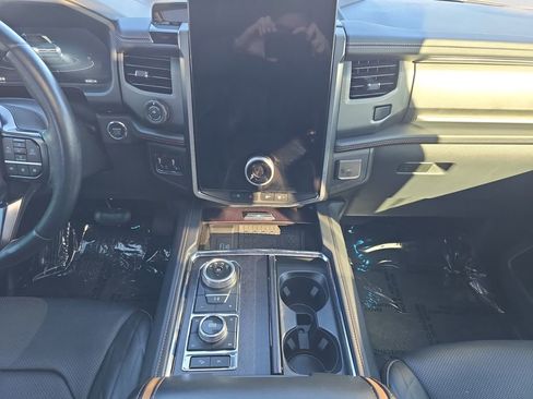 Used 2024 Ford Expedition Max Platinum image 13