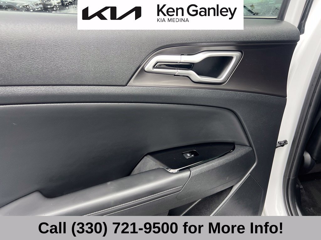 Certified 2025 Kia Sportage EX w/ Premium Package AWD/4WD image 45