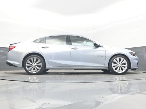 Used 2017 Chevrolet Malibu Premier w/ Premier Sun and Wheel Package image 28